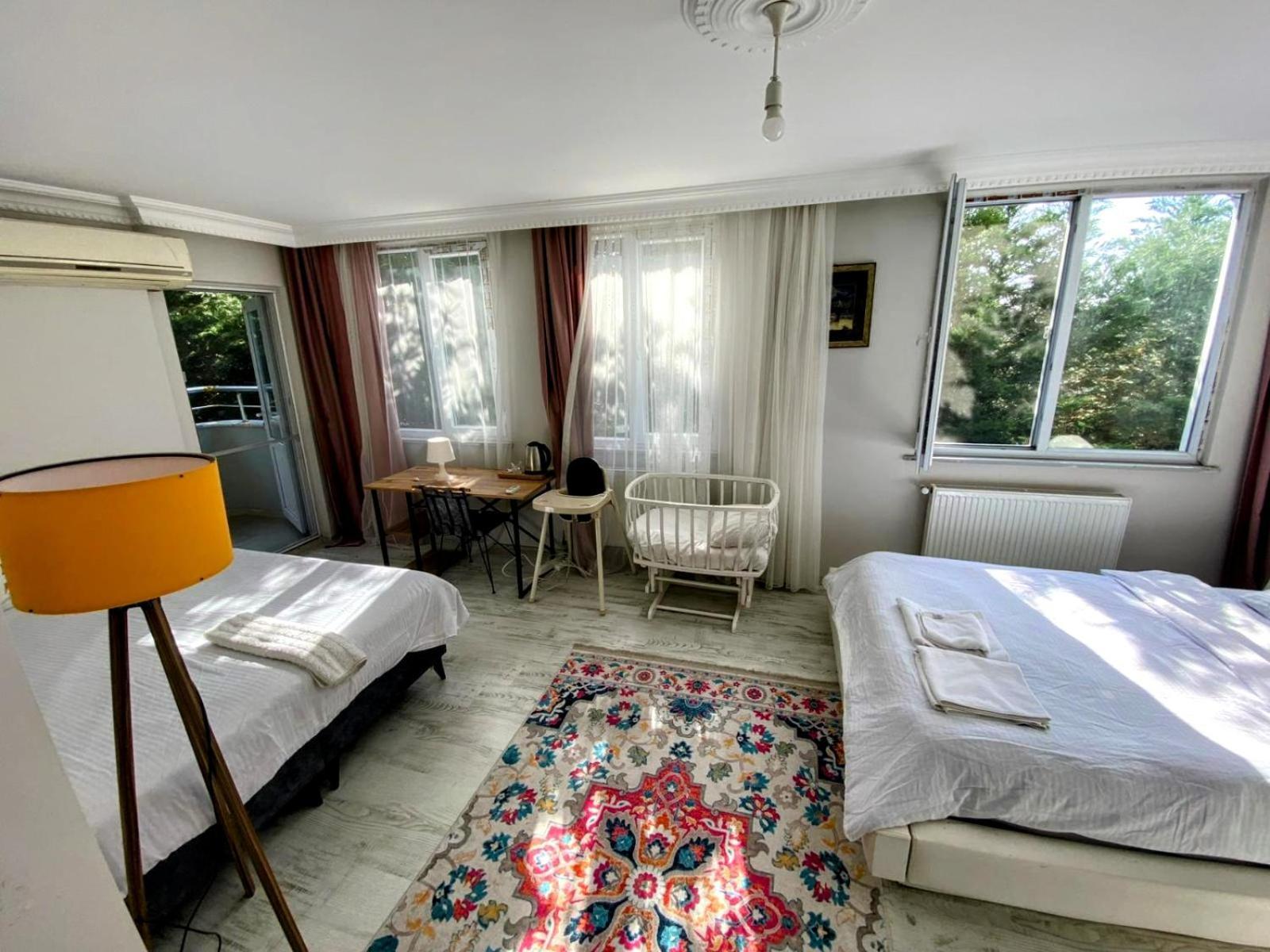 Ahmet Teacher Hotel,6 Minutes From The Airport Arnavutkoy Екстериор снимка