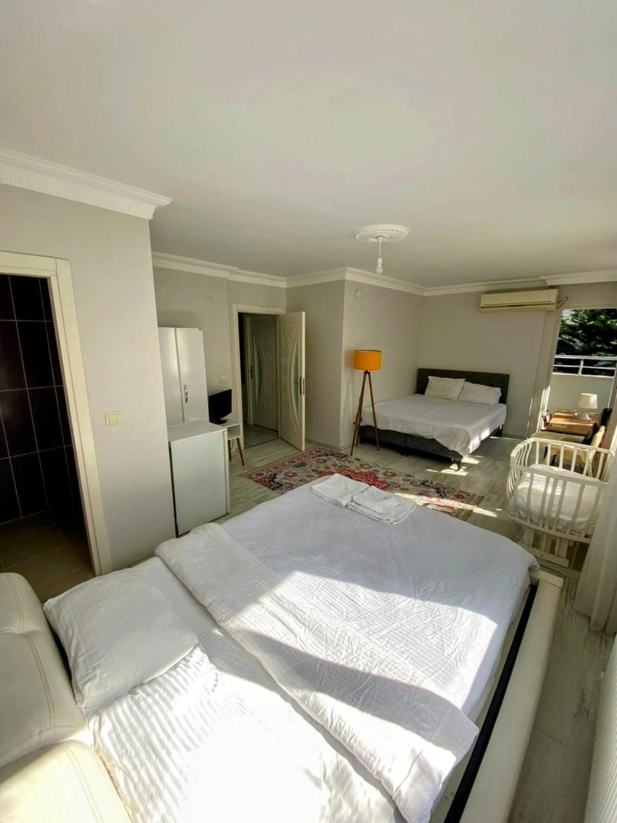 Ahmet Teacher Hotel,6 Minutes From The Airport Arnavutkoy Екстериор снимка